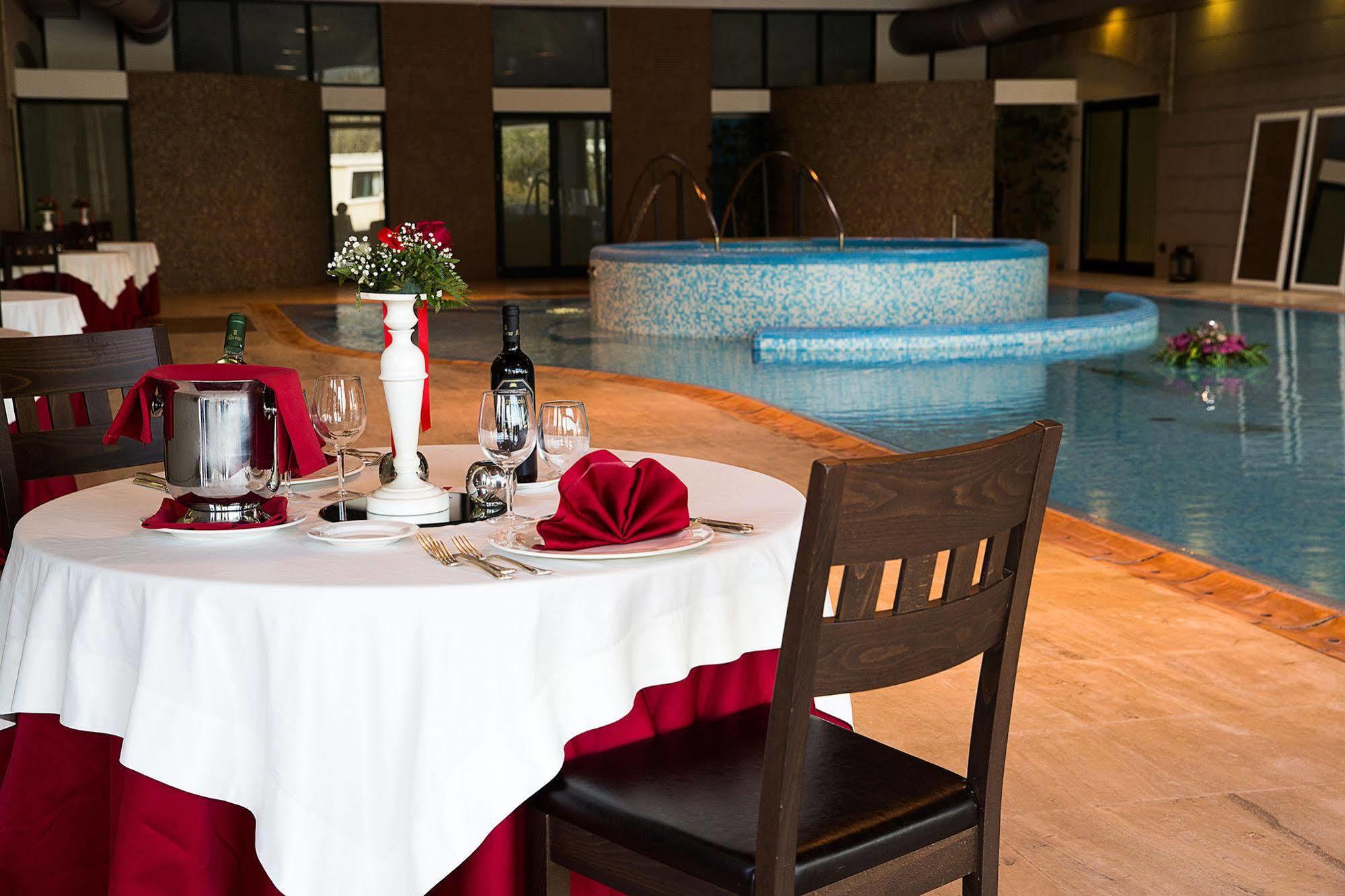 Grand Hotel פסטום מראה חיצוני תמונה